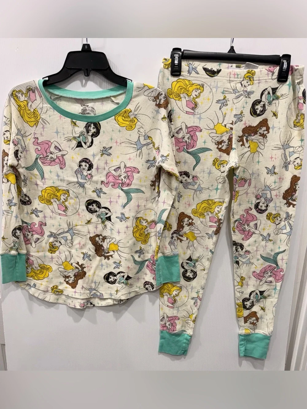 Disney princess/Minnie Mouse Pajama Set - Picture 2 of 8